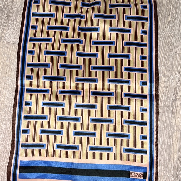 Robinson Golluber Scarf - Picture 6 of 6